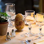 De L'abbaye Hotell